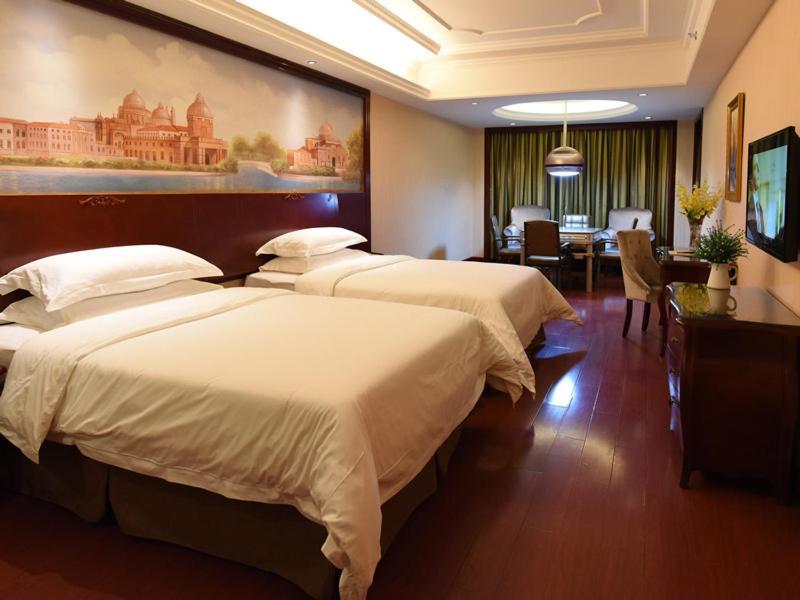 Vienna Hotel Loudi Chunyuan Pedestrian Street Exterior photo