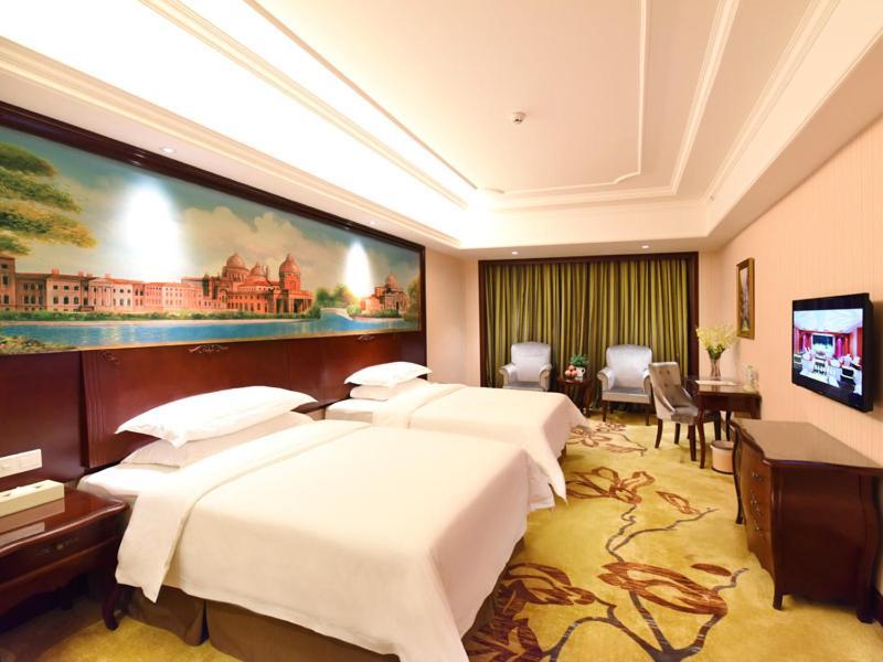 Vienna Hotel Loudi Chunyuan Pedestrian Street Exterior photo